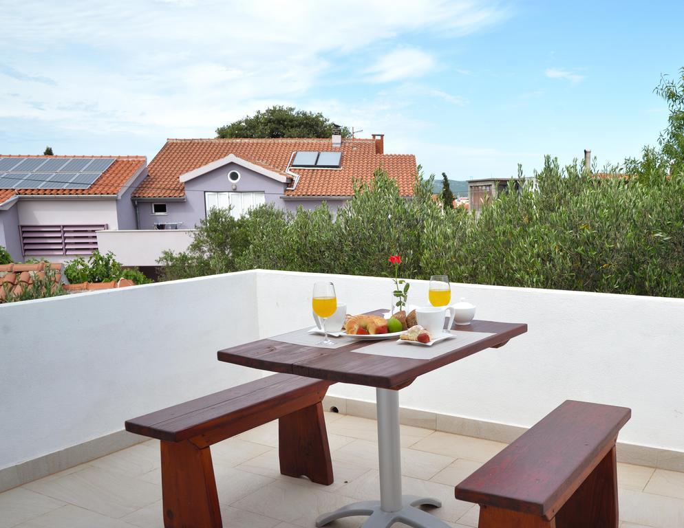 Apartment In Murter Eksteriør bilde